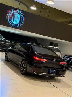 بي ام دبليو الفئة 7